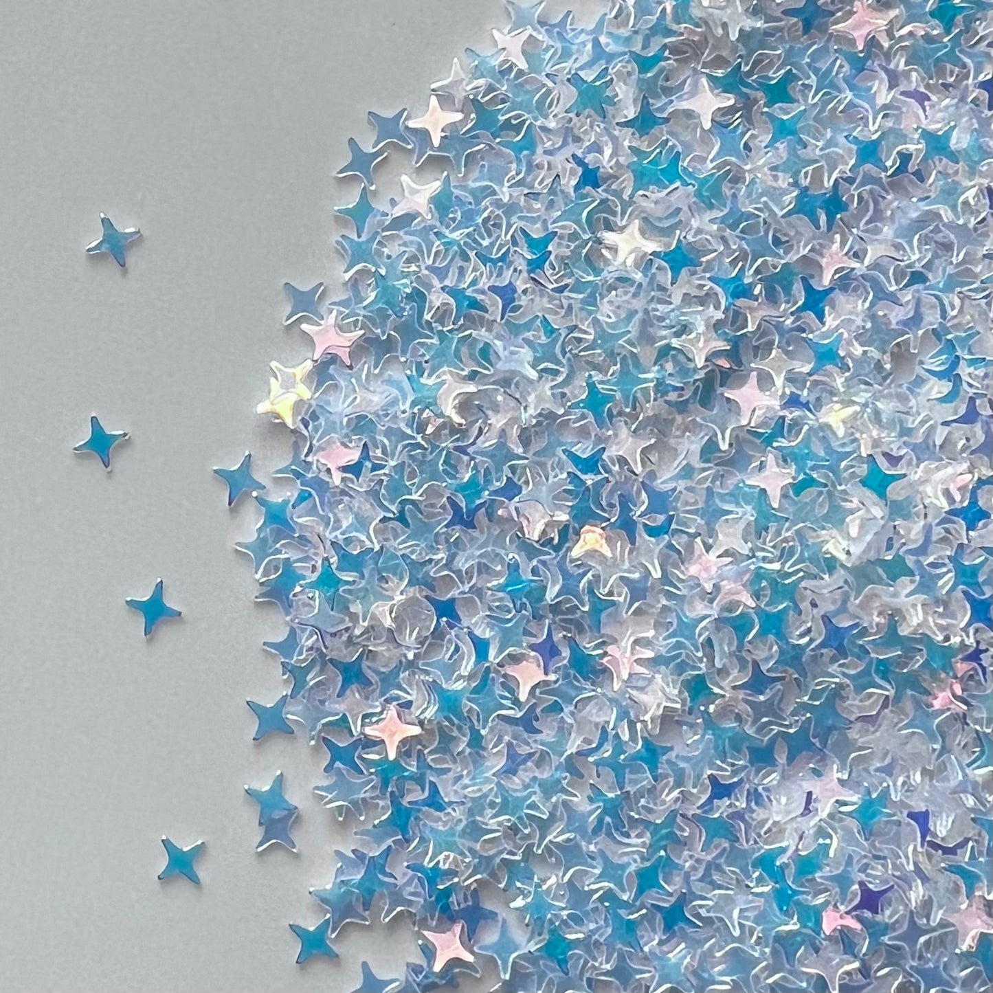 White shifty four point stars